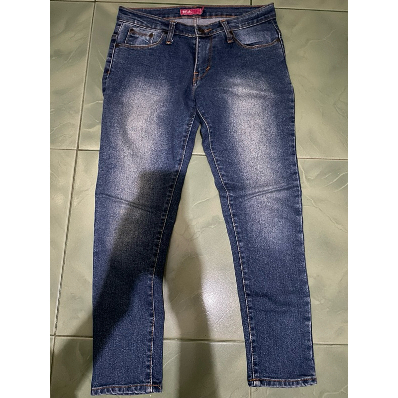 Levis Wanita