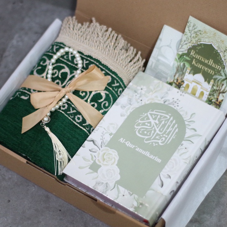 Baru Aman  paket sajadah alquran hampers lebaran idul fitri seserahan alat sholat mahar pernikahan k