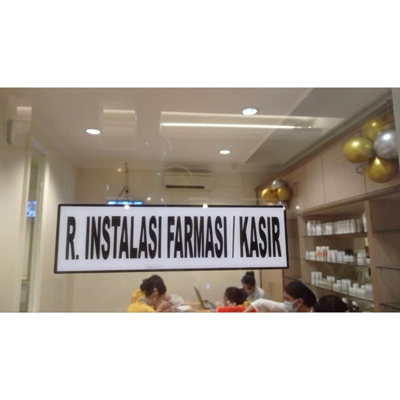 

papan nama Acrylic custom uk 25x10cm