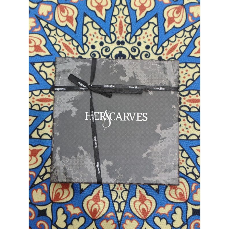 Herscarves box-Hijab Segi Empat Motif Premium Hampers