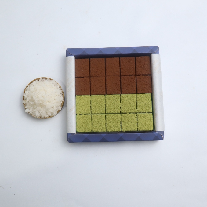 

XIUJANK NAMA CHOCOLATE MIX MATCHA & SEA SALT