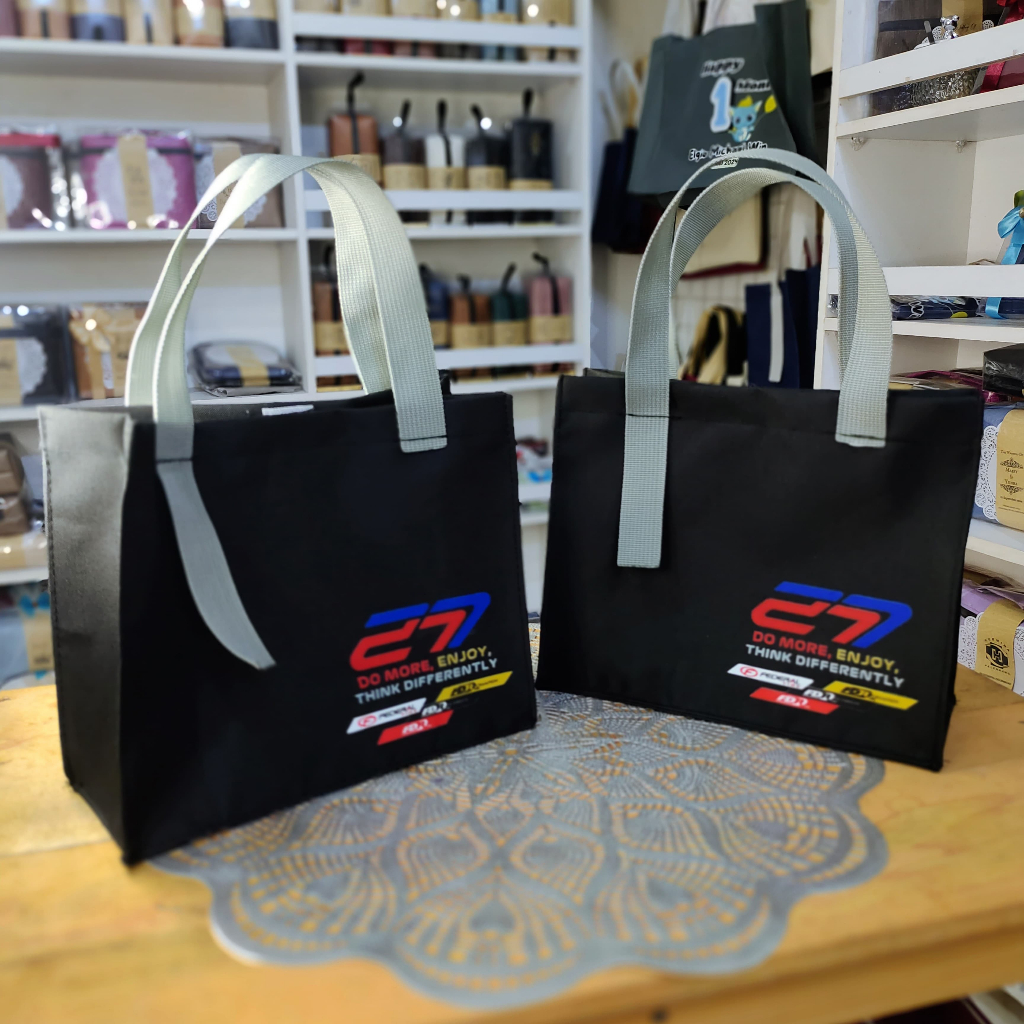 

Goodie Bag P35xL10xT25 Size JUMBO / SABLON BERWARNA / Souvenir tas Hampers