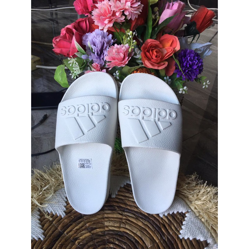 sandal slip on adidas/sandal cewek cowok adidas/sandal Adidas cewek/sandal cowok adidas/sandal adida