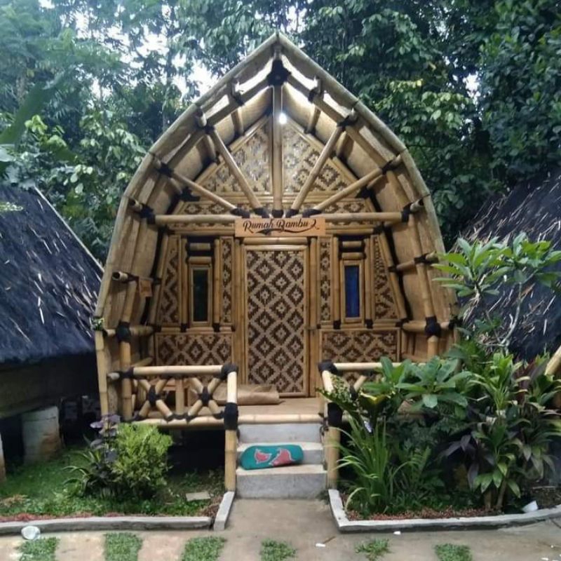 saung bambu model lumbung 3x5 m dengan atap ijuk