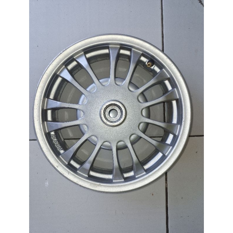 VelgVrossiVespamaticaRing12(velg belakang) ,vespa sprint/primavera/upsizevespaS,vespaLX