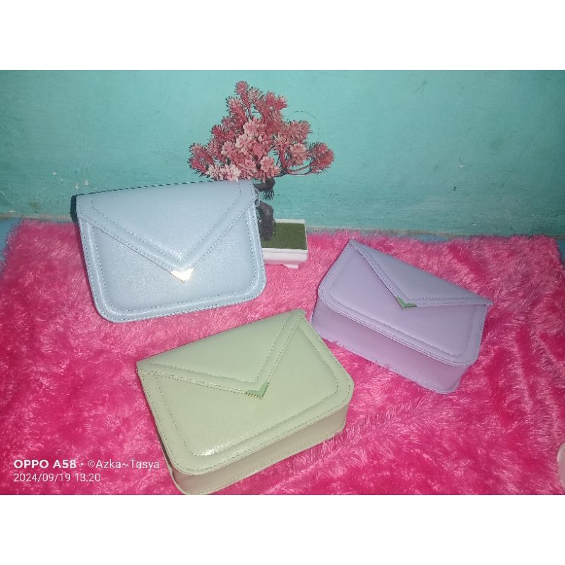 Tas oval selempang wanita/ tas murah