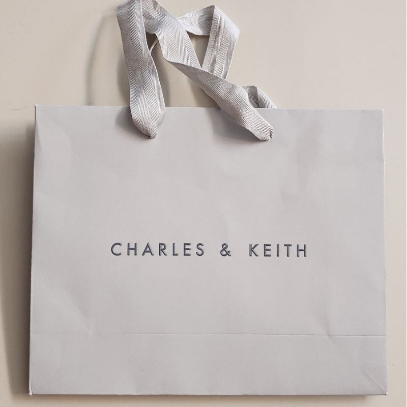 

paper bag charles & keith ukuran S (preloved)