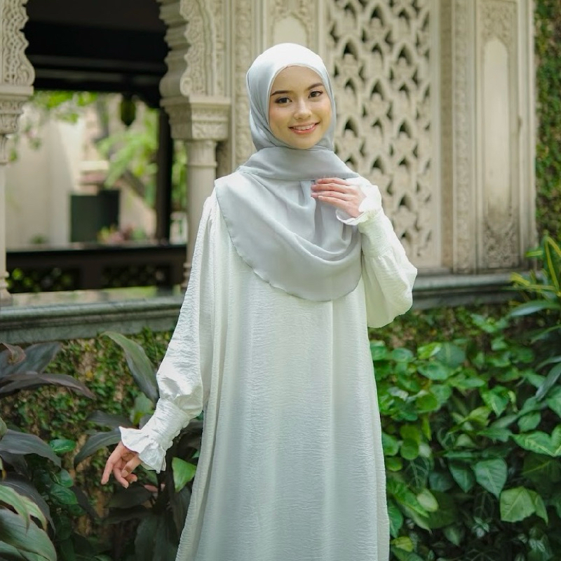Basic Scarf Alqeera (Hijab Segiempat Pollycutton Bella Square Premium)