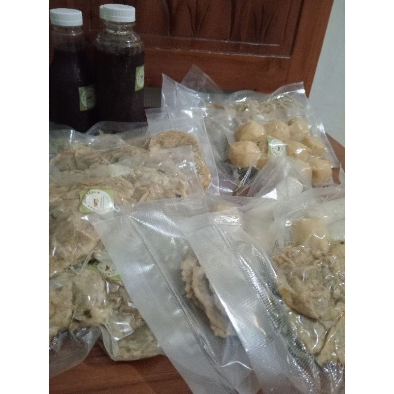 

PEMPEK KULIT PALEMBANG IKAN TENGGIRI ISI 10/ FROZEN FOOD/MAKANAN SIAP SAJI + CUKO KENTAL PEDAS