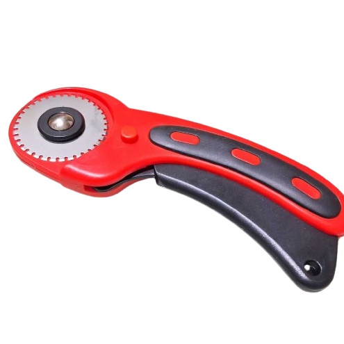 

KODE U7J5 PEMOTONG PUTAR PERFORASI 45 MM Alat Pembuat Tanda Sobek Kupon Nota Rotary Cutter Kertas PutusPutus