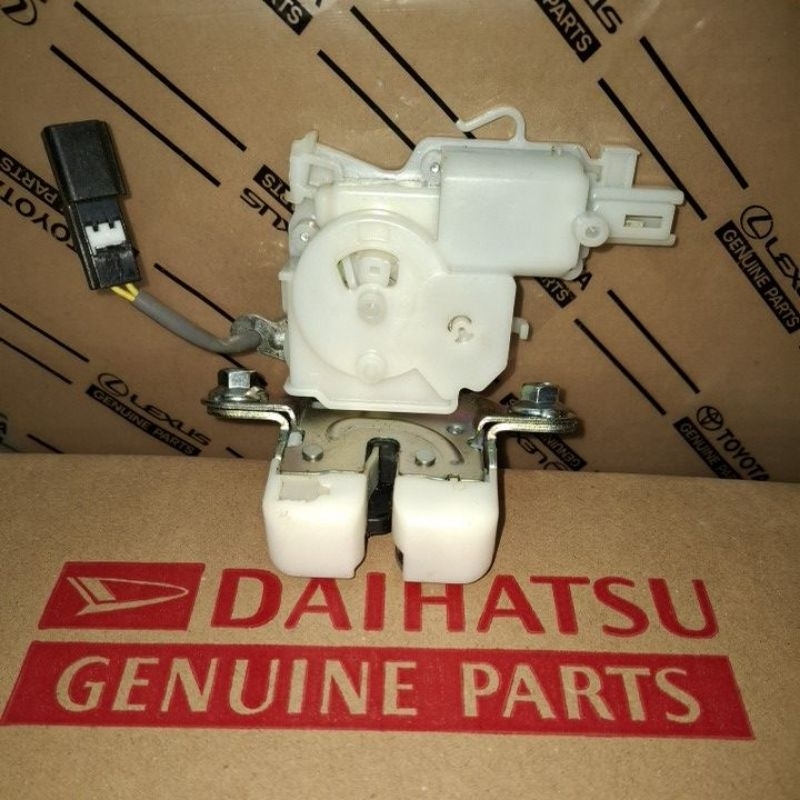 Doorlock pintu bagasi CALYA SIGRA. ORIGINAL