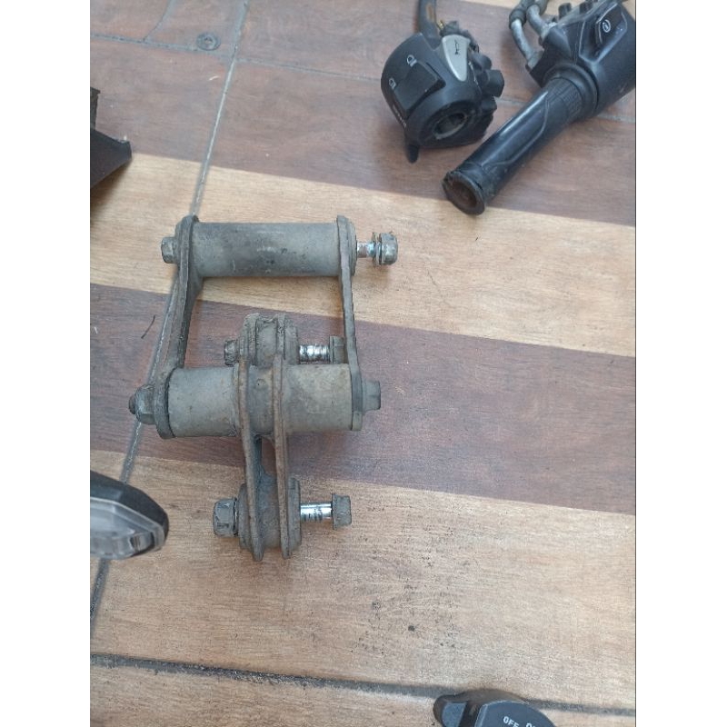 link stabilizer dudukan shock belakang honda CBR 150