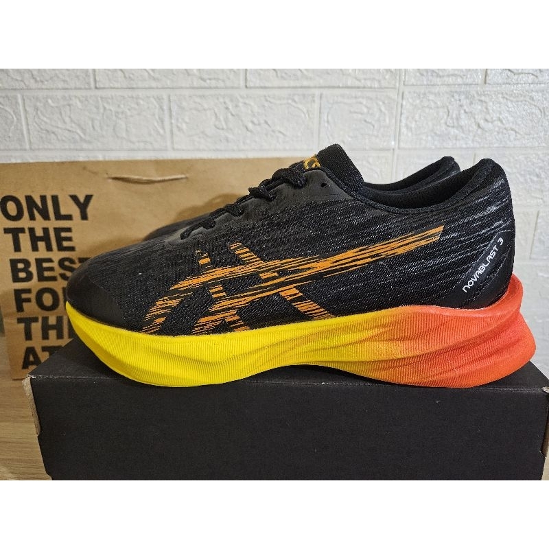 ASICS NOVABLAST 3 BLACK AMBER