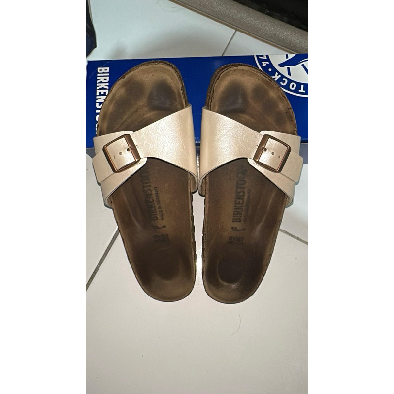 Preloved - ORIGINAL BIRKENSTOCK SANDAL  Madrid Pearl White Birko-Flor Graceful (Narrow) - Size 39