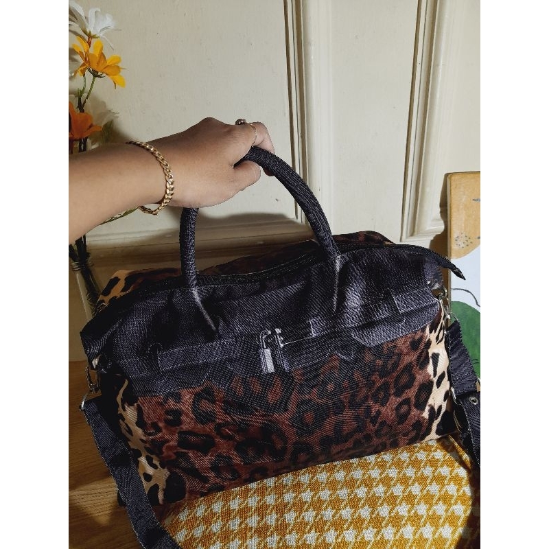 tas motif macan preloved