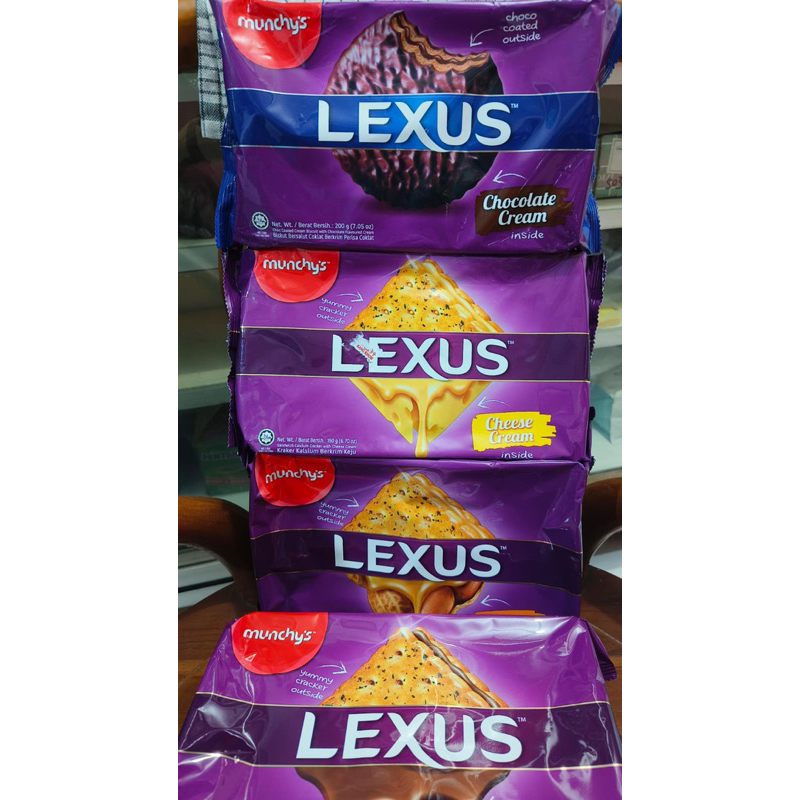 

Munchys lexus chocolate cream / cheese cream / peanut butter inside Malaysia
