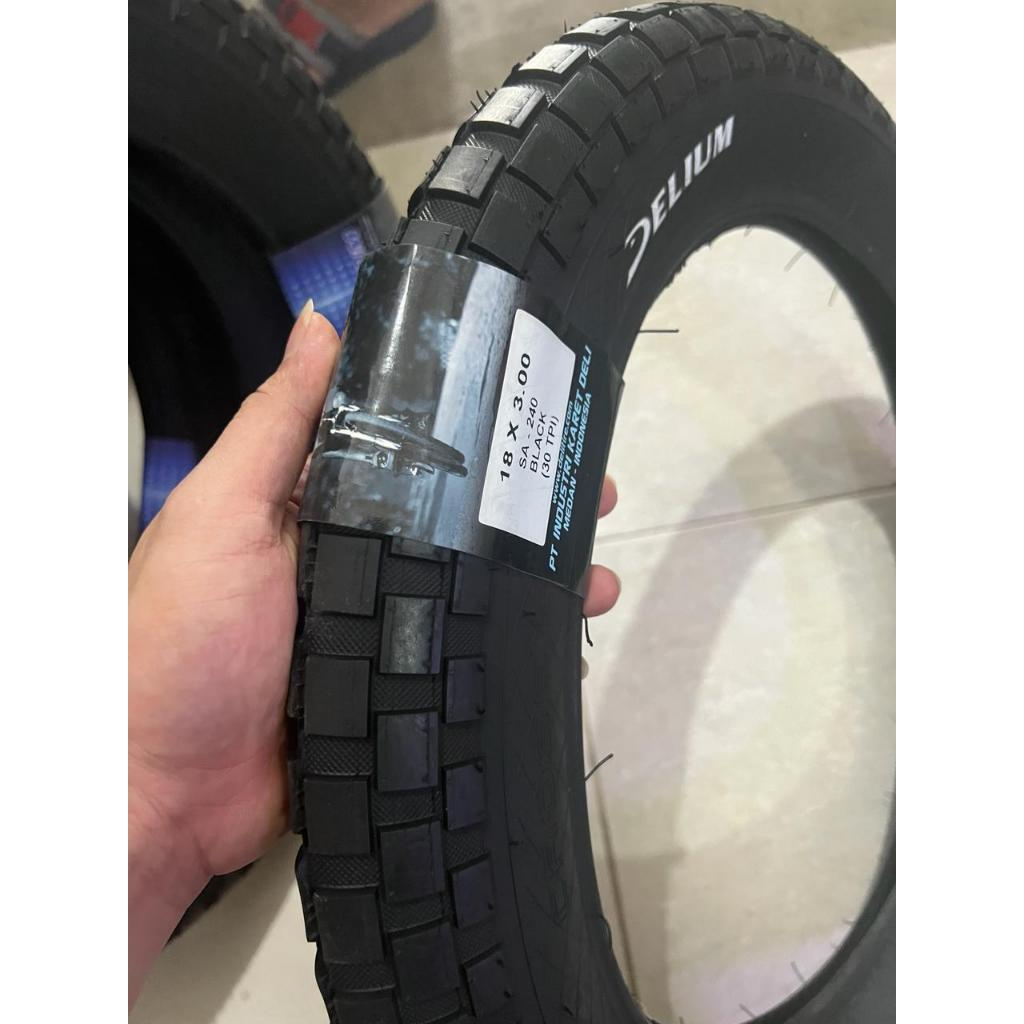 BAN LUAR SEPEDA 18 X 3.0 DELIUM SA-240