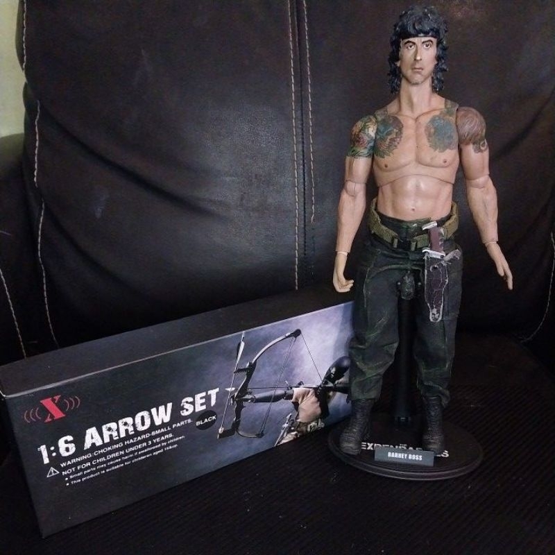 1:6 BLACK PLASTIC BOW & ARROW SET MODEL RAMBO KNIFE