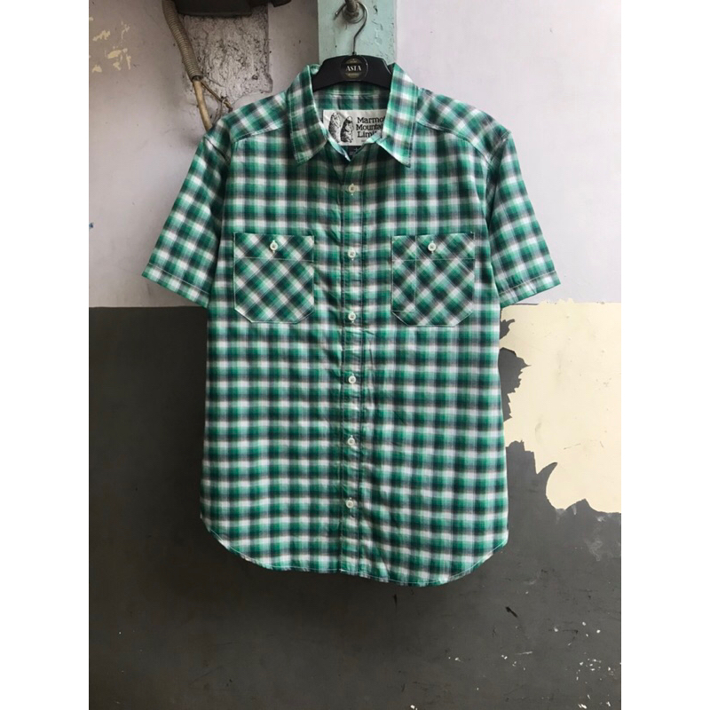 kemeja marmot size L lengan pendek preloved