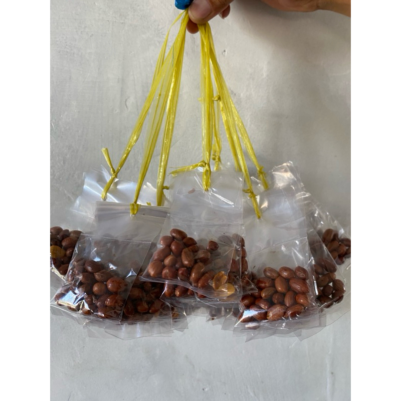 

BUMBU DAPUR RENCENG KACANG GORENG 1 RENCENG ISI 10BUNGKUS