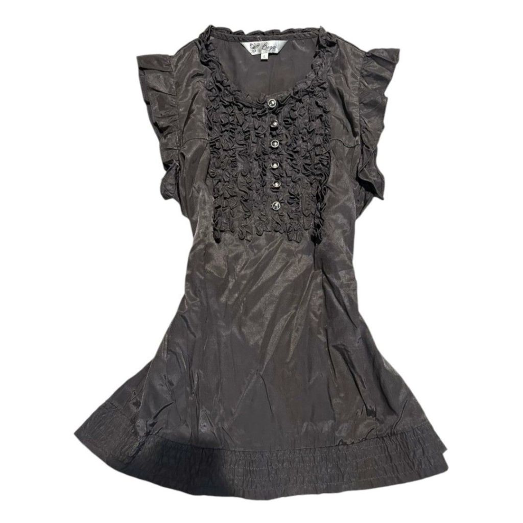 Beda Ruffle Sleeveless Top | smocked kriwil buttoned up kancing unique unik berlian diamond jepang j