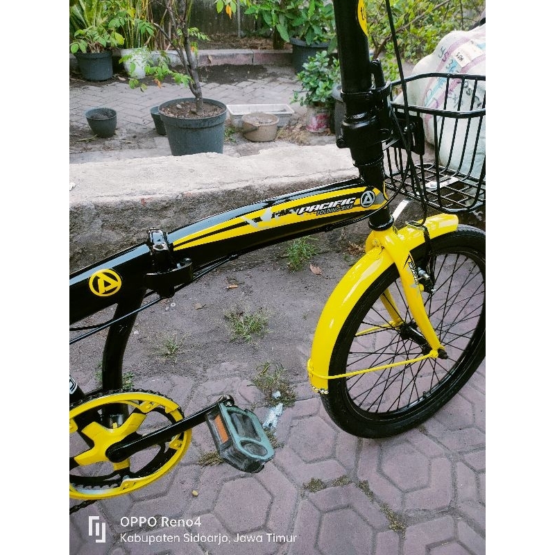 sepeda lipat ukuran 20 bekas cat ulang kinclong