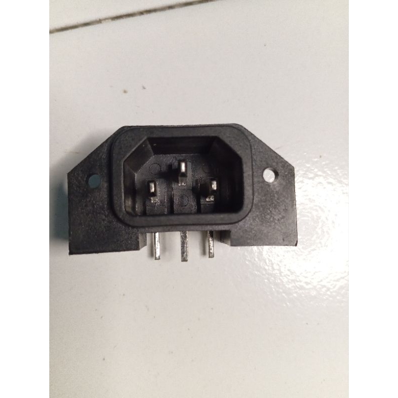 Soket AC ampere besar 10 ampere tahan panas kaki bawah