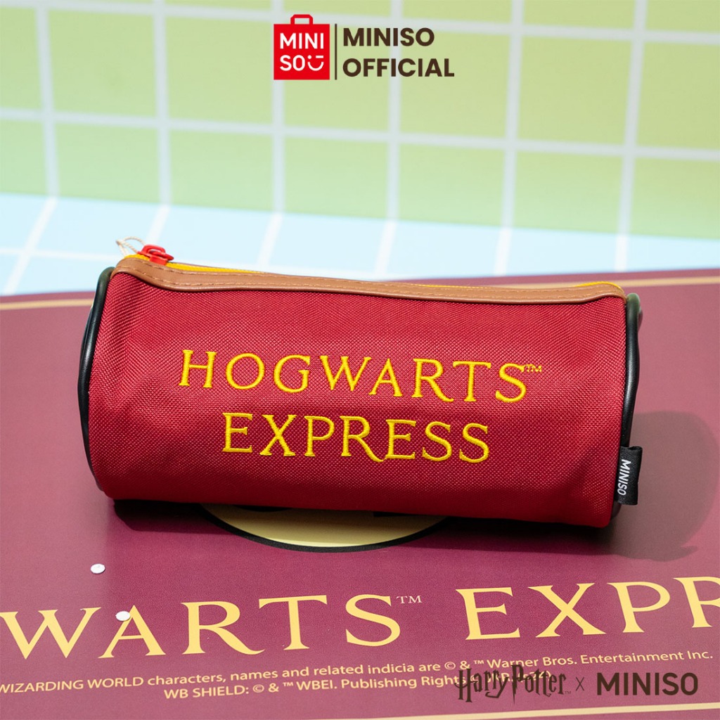

Miniso x Harry Potter Platform Nine and Three-Quarters Stationery Case Kotak Tempat Pensil Pulpen Series Hogwarts Express
