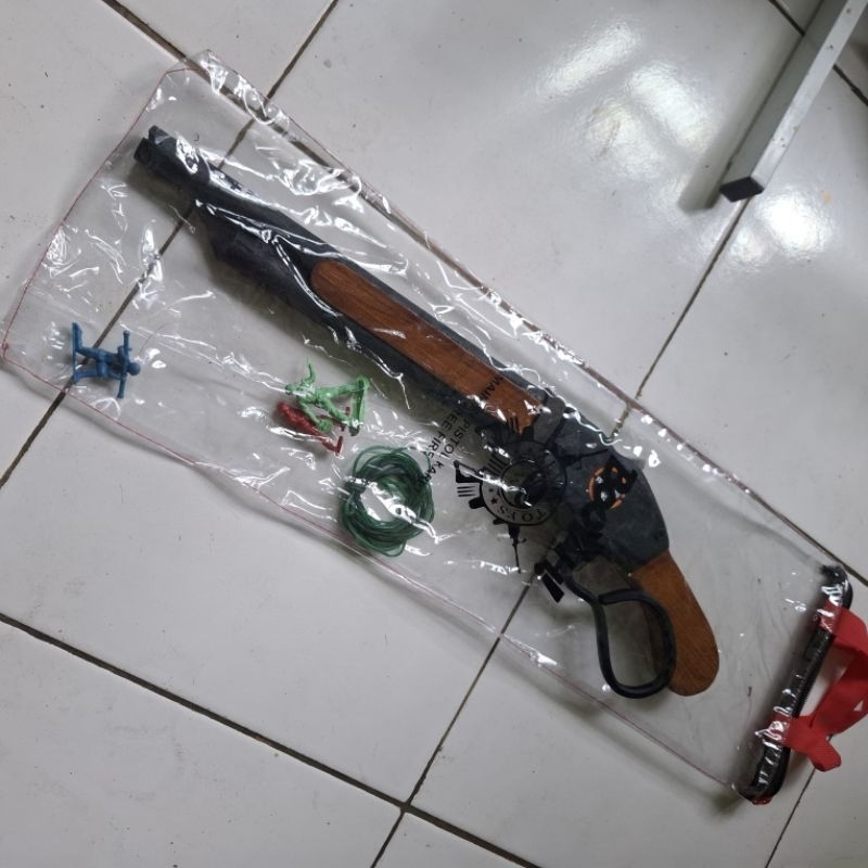 mainan sg kayu sg putar pakai karet gelang