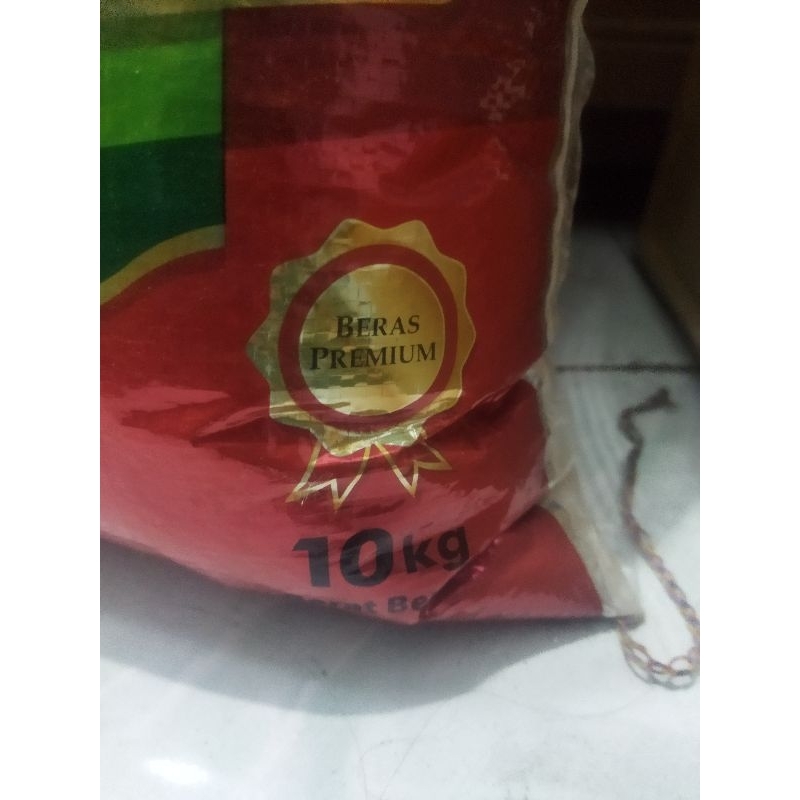 

Beras 10KG merek Pelikan