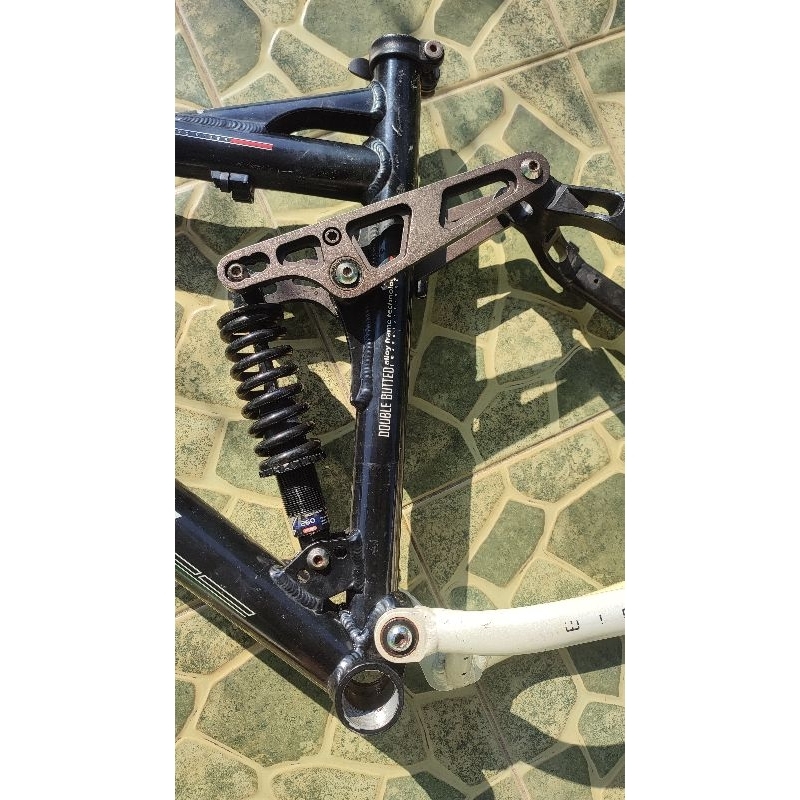 frame sepeda fullsus adrenaline