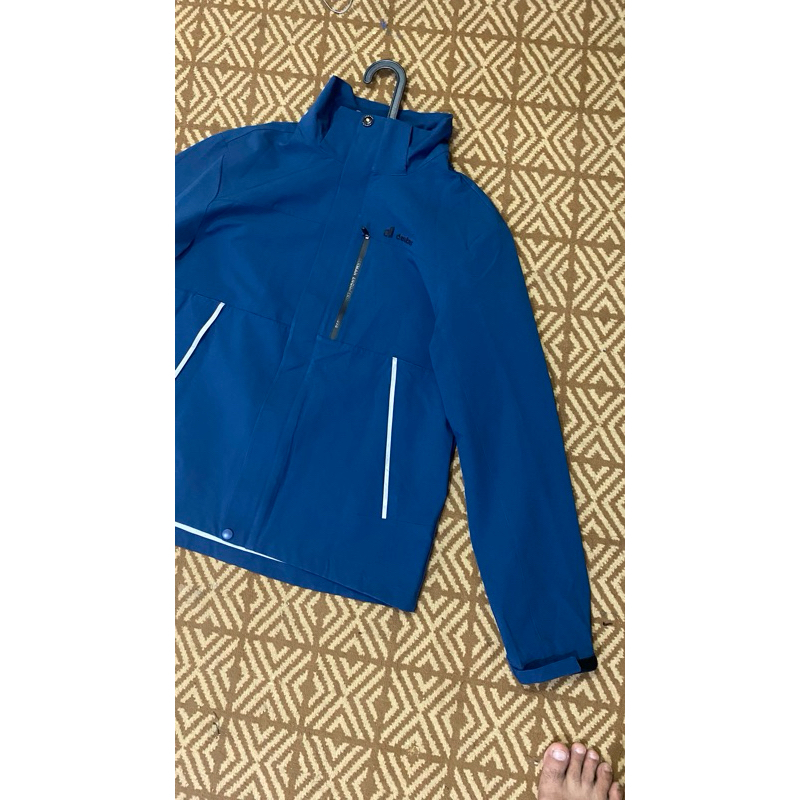 Jaket Outdoor Deuter