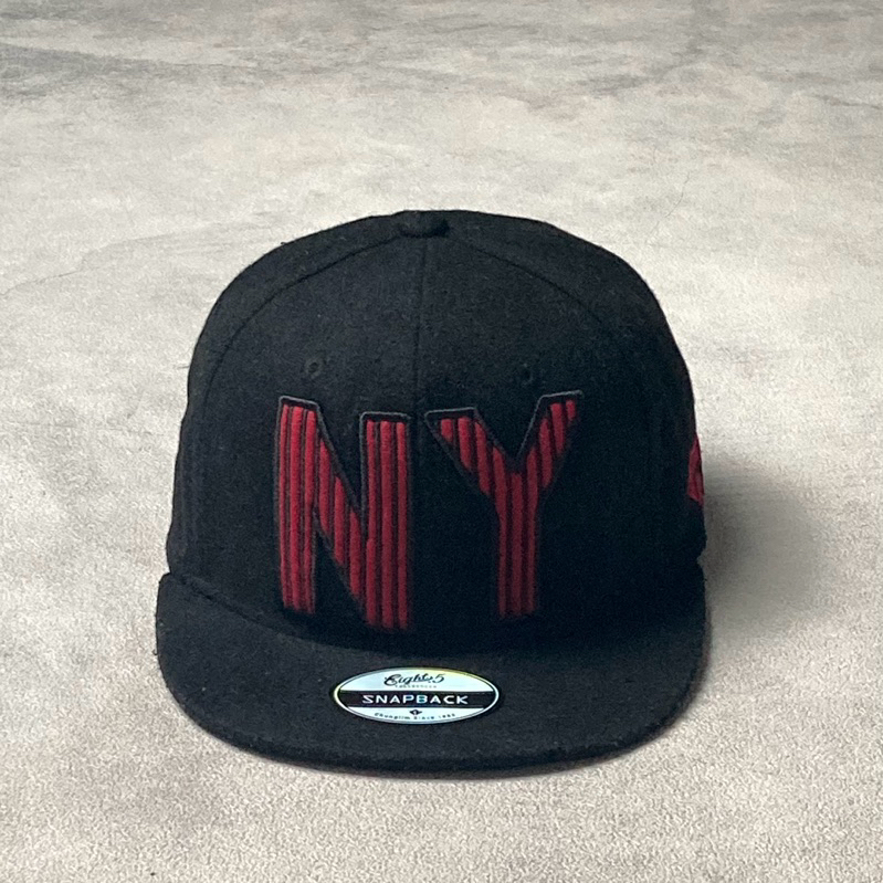 NY Short Brim Snapback ( Topi Visor Pendek )