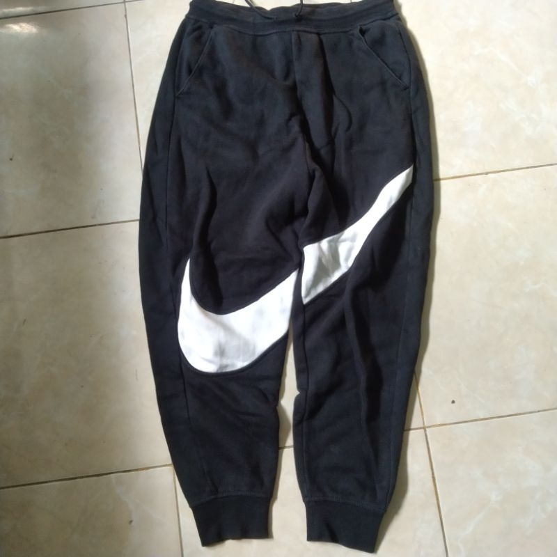 celana Nike big swoosh