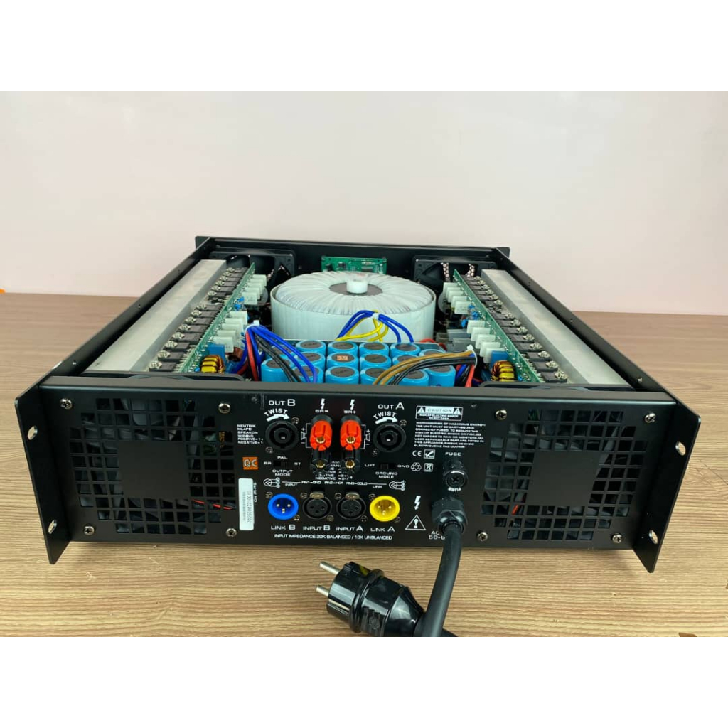 POWER AMPLIFIER SOUNDSTANDARD CLAS TD 25000 / TD25000 / TD-25000