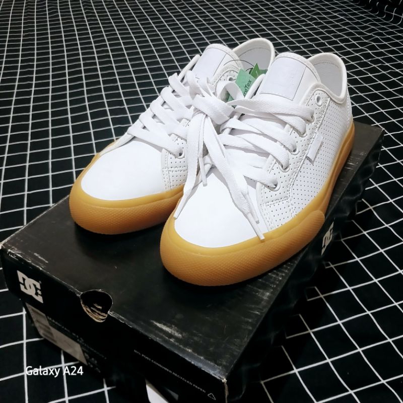 Sepatu Original manual Lee  je shoes White Gum only 38