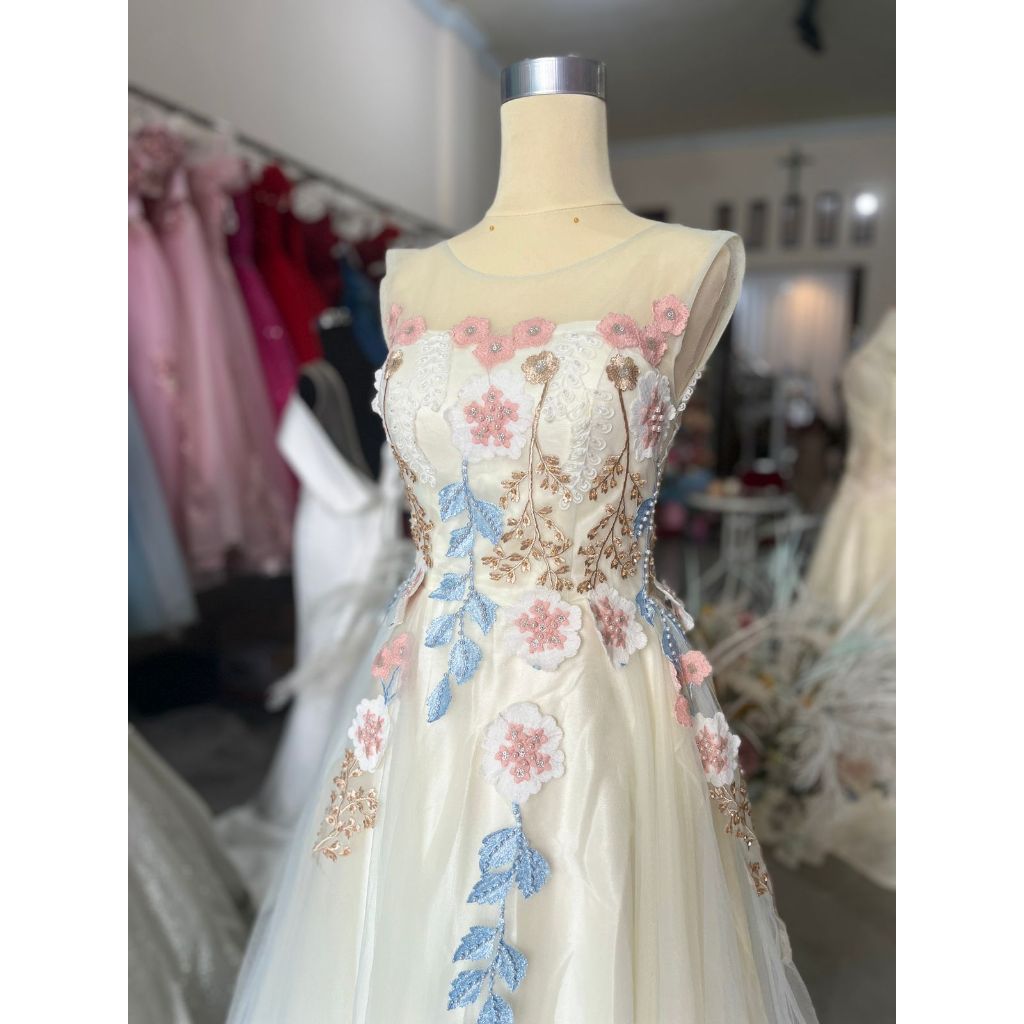 [FOR RENT] Gaun Pesta Putih Krem Mewah/ Ivory Sleeveless Party Dress IY-001