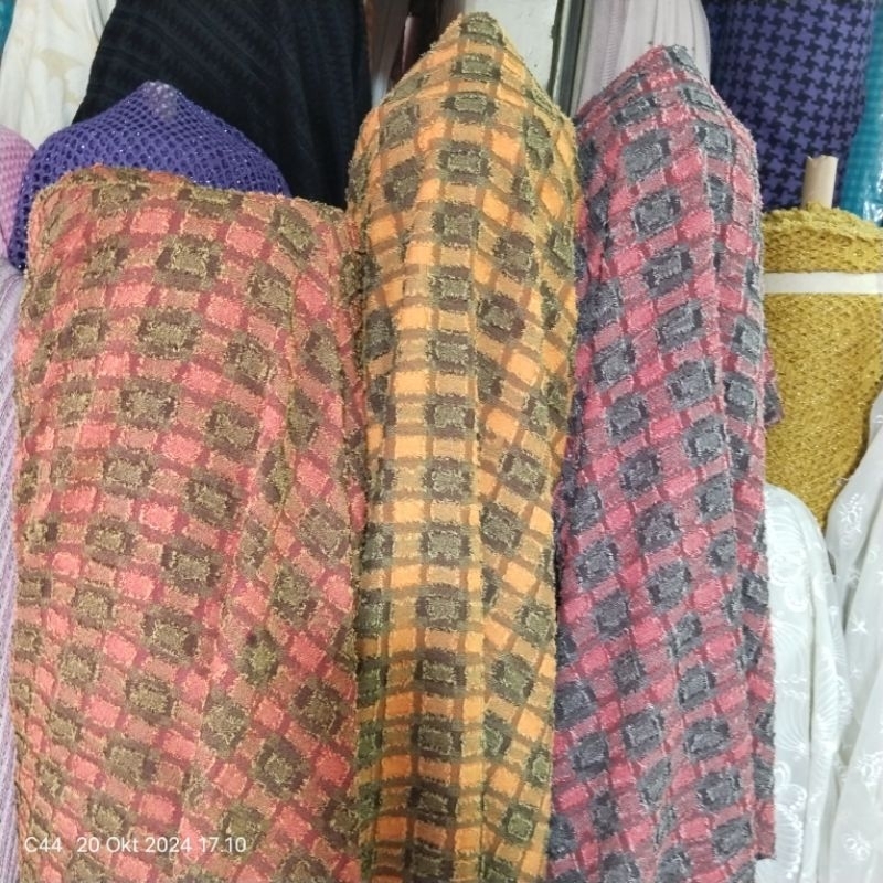 HARGA/0,5 M | KAIN JAGUARD EMBOSS TIMBUL | BAHAN BULU METERAN | KAIN RAWIS | BAHAN RUMBAI METERAN