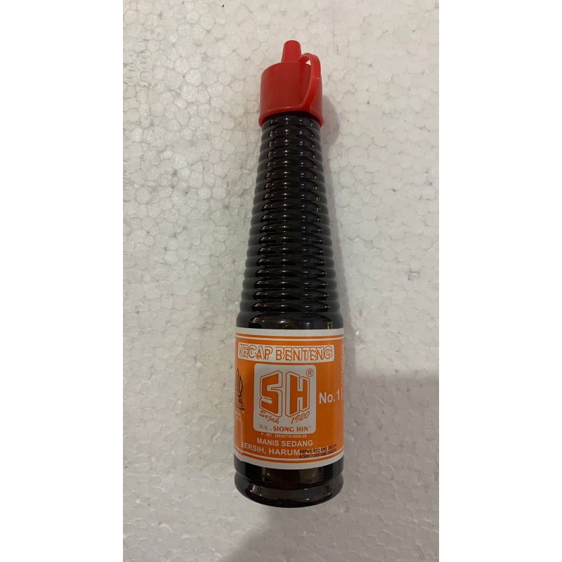 

Kecap Manis Hitam Kedelai Cap SH Benteng 140 mL