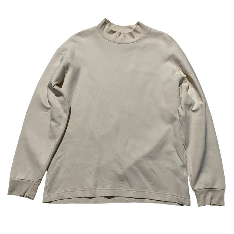 Uniqlo U basic cream LS tee