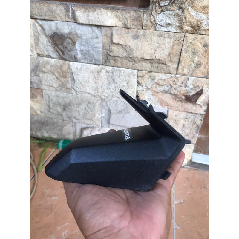Tutup lampu belakang beat delux