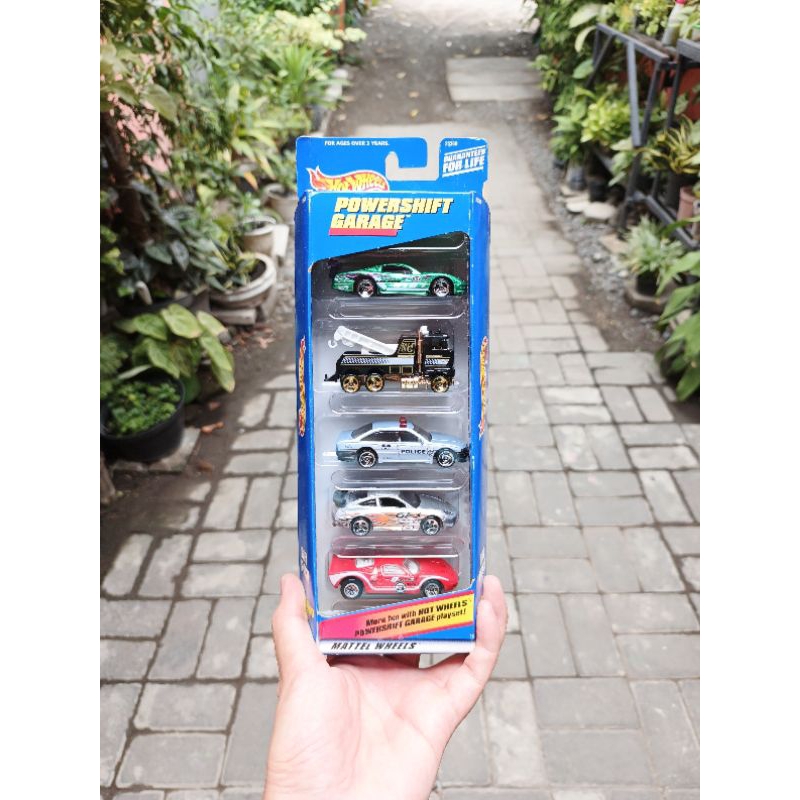 Hot Wheels POWERSHIFT GARAGE 5 Pack 1998 Olds Aurora GTS-1, Rig Wrecker, Police Car, Porsche 911 GT3