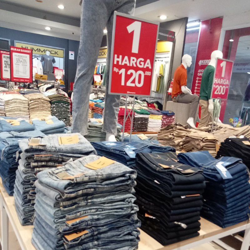 celana jeans A/X house fair size chat admin/Ramayana Cikarang