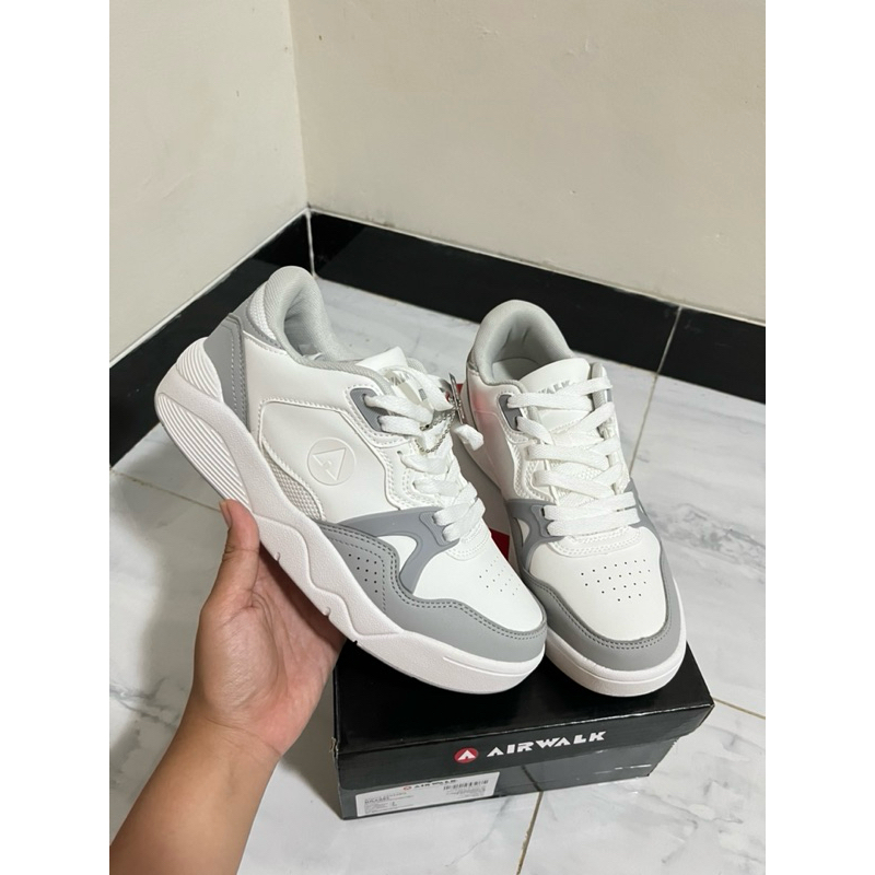 Sepatu Airwalk women putih - abu2 sale 70% ukuran 37 (BRASEL)