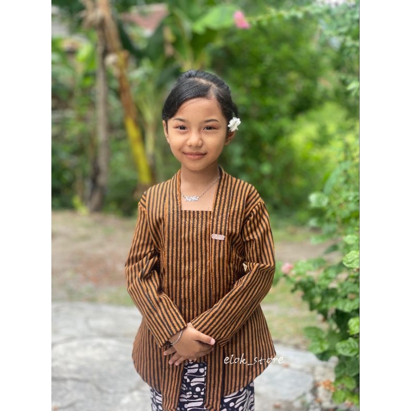 kutubaru anak//kebaya anak//lurik klaten//baju tradisional//atasan anak//sragam anak//lurik atbm//pa