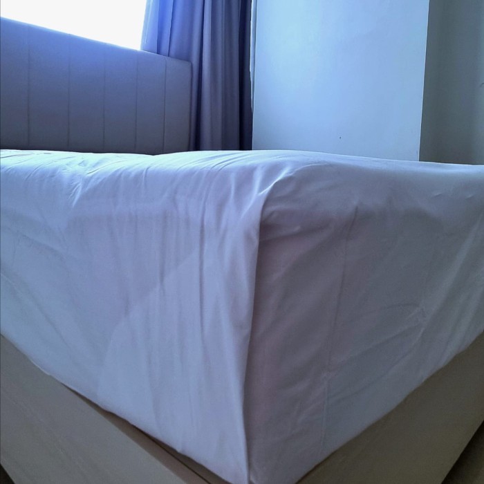 Sprei Hotel ( Flat Sheet - tanpa karet ) TC-300