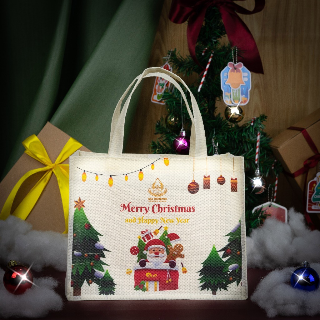 

Tas Custom Edisi Natal cocok untuk Souvenir Gereja / Souvenir Bingkisan Natal Menarik