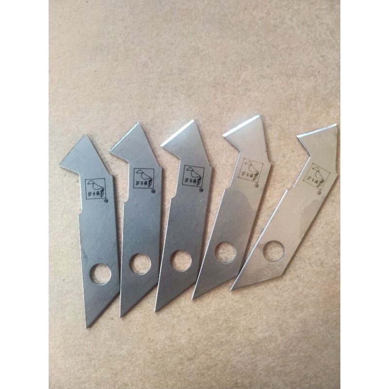 

Isi Refil Mata Cutter Pisau Potong Acrylic / Akrilik Kualitas Premium Tidak Mudah Tumpul