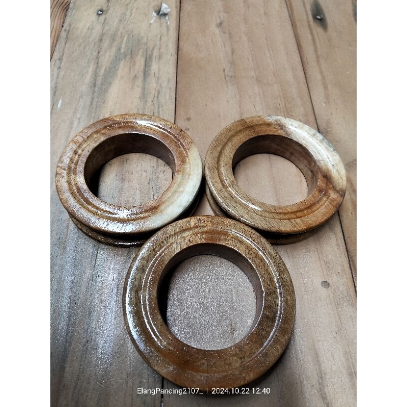 gulungan tempat senar kayu
