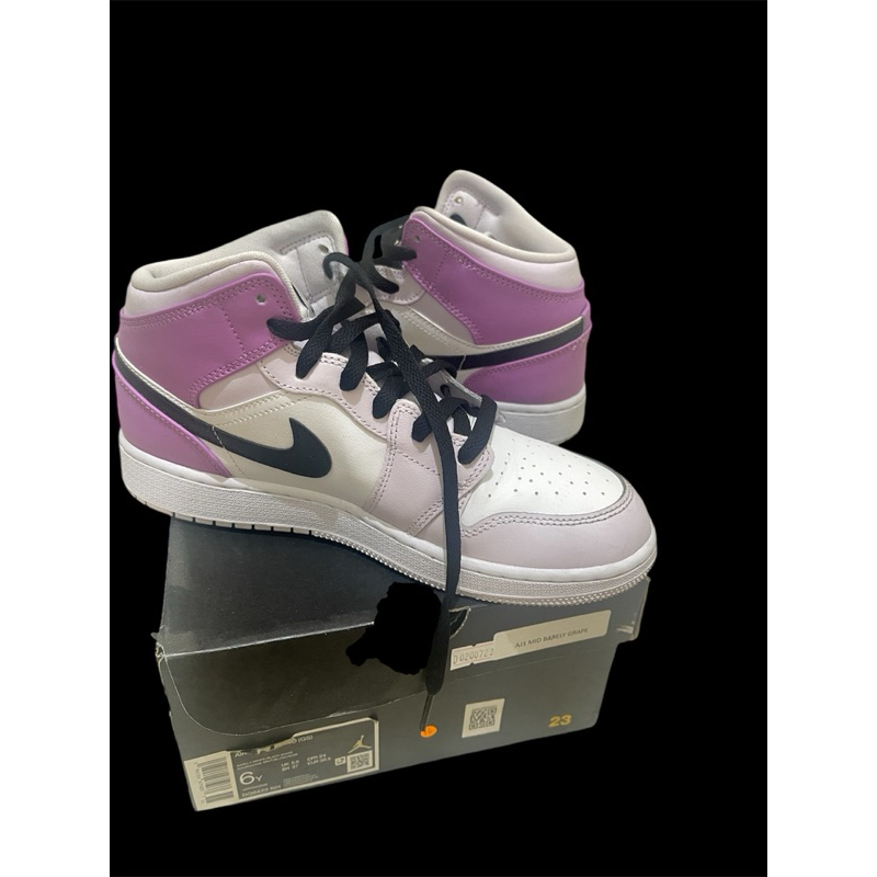 AIR JORDAN 1  MID BARELY GRAPE PRLOVED ( SECOND) ORIGINAL 100%